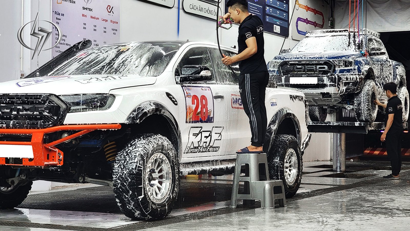 Top 5 hạng mục vệ sinh xe hơi đón Tết