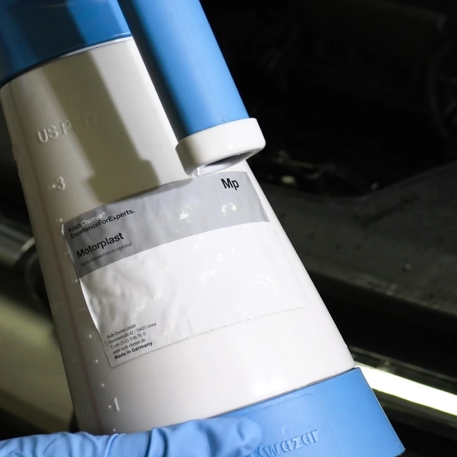 MOTORPLAST KOCH CHEMIE - DUNG DỊCH DƯỠNG KHOANG MÁY ĐỘNG CƠ XE